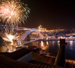 FUEGOS ARTIFICIALES DE AÑO NUEVO 
