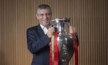 CERIMÓNIA DE ENTREGA DE PRÉMIO A FERNANDO SANTOS
