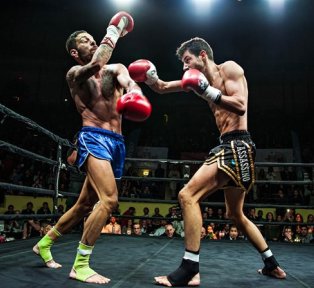 NEVER GIVE UP IV - KICKBOXING